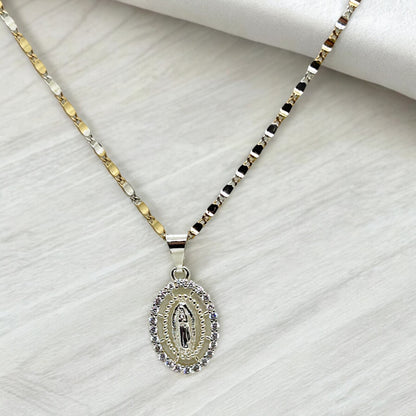 ELEGANTE DIJE DE LA VIRGEN MARIA Y CADENA DE ORO LAMINADO DE 18K